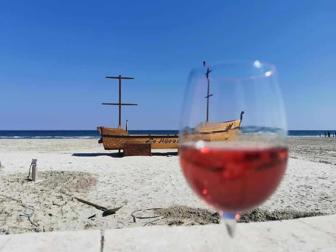 Yzza Apartament Năvodari Buitenkant foto